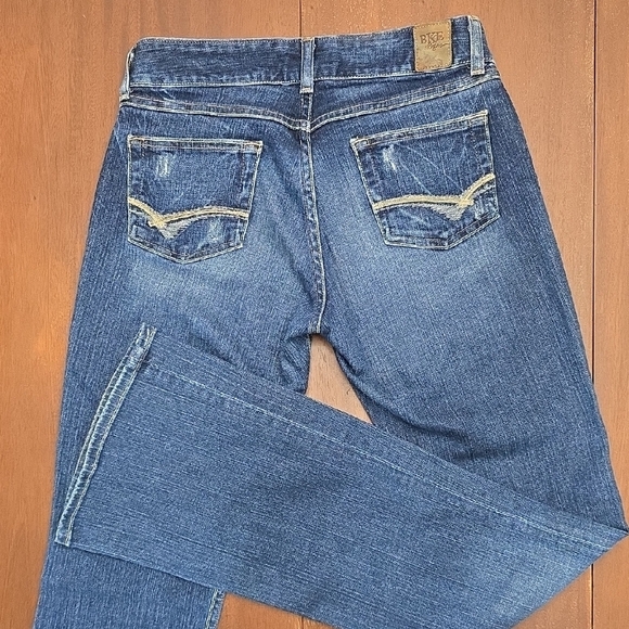 BKE Culture Women's 29 X 35.5 Blue Jeans with Distressed Pockets - Picture 1 of 7